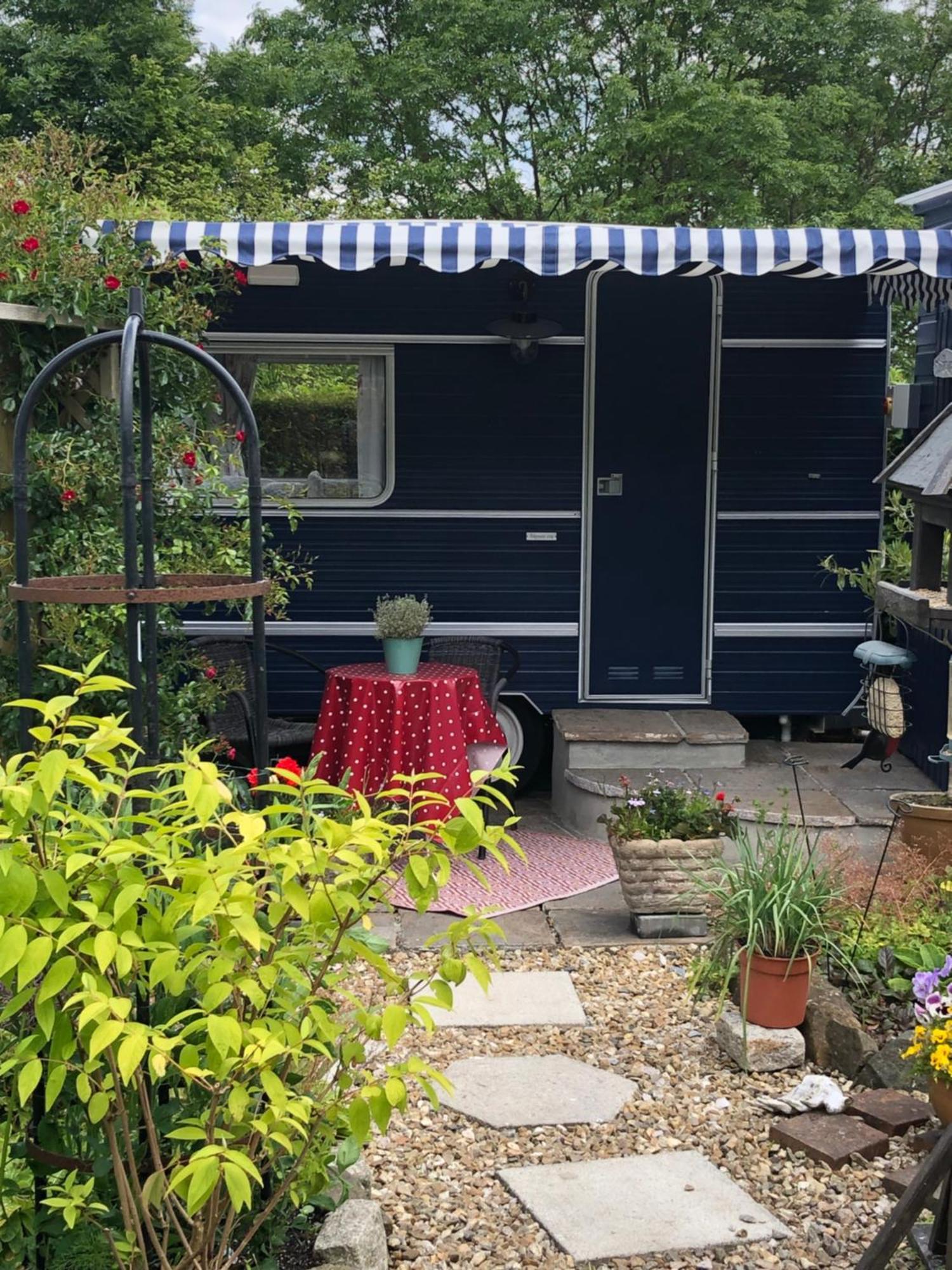نيوتن أبوت Down The Garden Path Vintage Caravan B&B , Dartmoor المظهر الخارجي الصورة